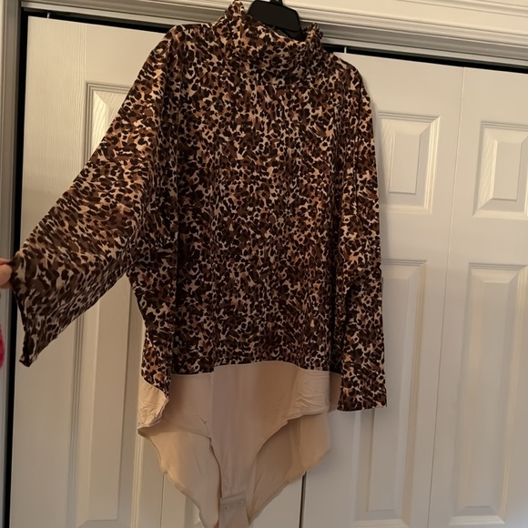 NWT Isaac Mizrahi Live leopard print turtle neck bodysuit - Picture 7 of 10